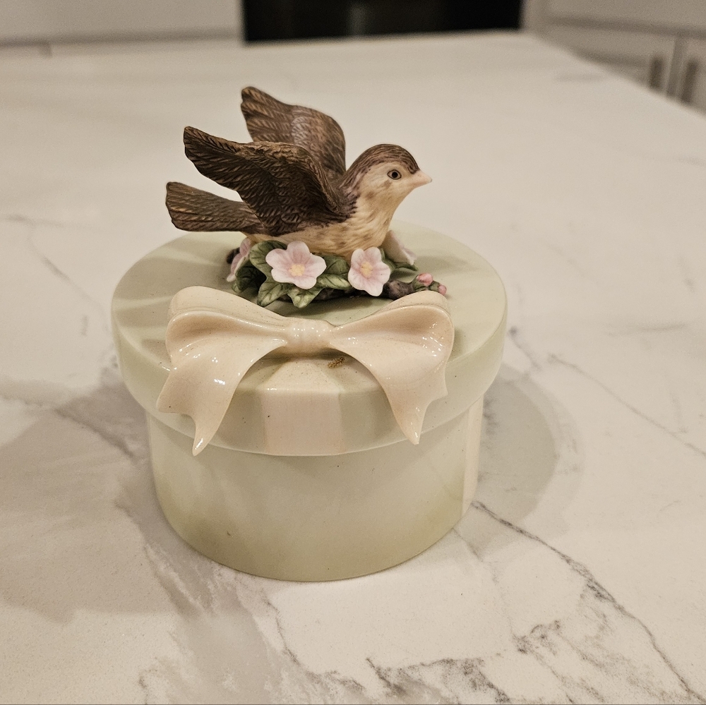 Crystal Cathedral “BLOOM WHERE YOU ARE PLANTED” Round Ceramic Trinket Box W/Bird